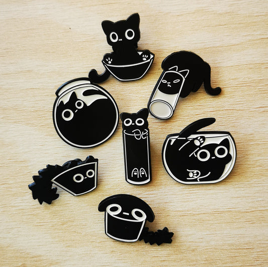 PIN GATOS NEGROS
